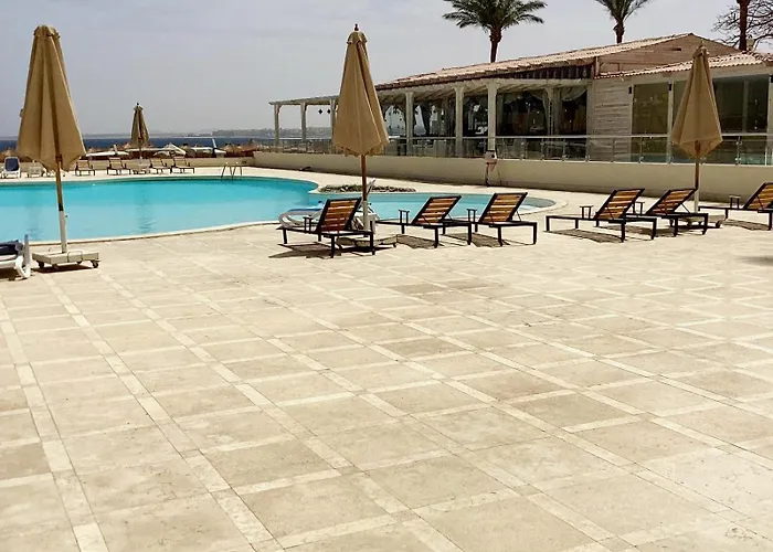 Palm Piazza Beachfront Lovely *